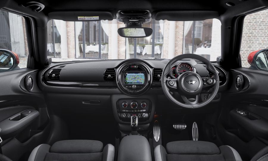 Торпедо Mini John Cooper Works Clubman (F54) 2019 года  (UK) (фото 26 из 27)
